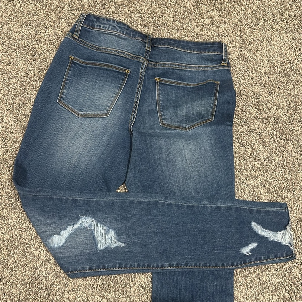 Distressed Universal Threads Blue Jeans - Picture 4 of 4
